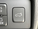 【パワーバックドア】スマートキーや運転席のボタンを押すだけでリアゲートが自動で開閉します!荷物を持っている時や、高い位置にあるバックドアを閉める際に便利な機能です♪