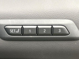 【メモリー機能付きパワーシート】ドライバーごとに設定したシート位置を記憶して、ボタン一つで切り替えできる便利な機能!運転する方が複数名いらっしゃるご家庭におすすめです♪