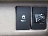 VSA(Vehicle Stability Assist)が装備!!VSAはコーナリング時の横滑りを抑制する機能と車両の急激な挙動変化を抑える機能で、安定した走行を実現していいます!!