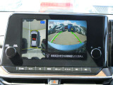 クルマを空から見たような映像が映る、アラウンドビューモニターで、車両周辺の安全確認も一目できます!小さなお子様や障害物も確認できるので、運転のしやすさだけではなく事故防止にも役立ちます♪