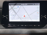 【メーカーナビ】9インチの大画面モニターを搭載し、Apple CarPlayへのワイヤレス接続やAndroid Autoにも対応。