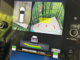 【マルチテレインモニター】車のフロントやサイドのカメラ画像を同時にモニター表示することで、悪路や狭い道を走行時でも周囲の状況確認ができ安心!本格SUVにうれしい装備です♪