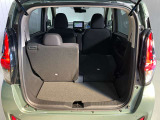 【ラゲッジルーム】後部座席を倒せば大きな荷物も積むことが出来ます!