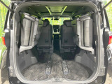 後席を格納すると、これだけの広さが!シーンに合わせたシートアレンジで、大きな荷物も積むことが出来ます♪