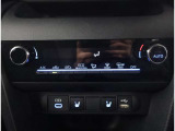 オートエアコン完備です。運転席助手席にはシートヒーター完備。