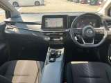 機能性の良いコックピットと、視線が高く視界も良く運転もし易いです。