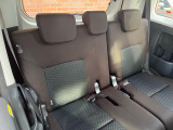 後部座席も気になるようなキズ・汚れやへたり等、大きなダメージはなく、良好な状態です。