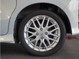 アルミホイール装着車です!これで足元まわりもおしゃれにきまります!
