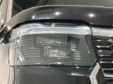 LEDヘッドライトは、点灯の瞬間から最大光量を発揮し、突然暗くなるトンネルなどでの安定感を高めます。