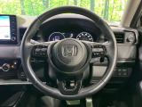 【ステアリングヒーター】冬場に冷たくなりやすい革巻きステアリングを、スイッチ一つで素早く適温に!エアコンよりも早く温まってくれるので、寒い日の運転も快適になりますね♪