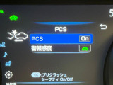 【プリクラッシュセーフティ】前方の車両等を検知し、衝突しそうな時は警報で注意を促し、ブレーキを踏む力をサポート。ブレーキを踏めなかった場合は衝突被害軽減ブレーキが作動、衝突回避をサポートします。
