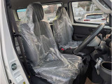 運転席開口部になります。乗りやすいです。