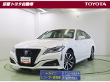 革新的なスタイルの中に息づく、揺るぎない確かな伝統を誇る高級車【クラウン】静粛性と乗り心地を重視したハイブリッドモデルです。
