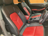 マカン  4WD 本革シート