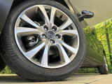 【純正18インチアルミホイール】外観にマッチした純正アルミホイールを装着しております。各種社外アルミホイールや、スタッドレスタイヤも取扱いしております。是非ご相談ください♪