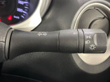 【オートライト】周りの明るさに応じて自動でヘッドライトの点灯・消灯ができる機能です!ライトの付け忘れ・消し忘れなどが無くなり、雨の日や夕方の走行も安心!トンネル通過時も便利ですね♪
