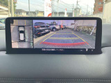 全方位モニター付きです。車庫入れ駐車も安心ですね☆
