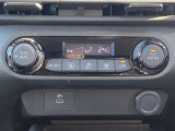 オートエアコン付ですので快適な車内温度を保てます。