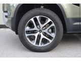 20インチアルミホイールを装備しております。