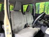 運転席シート廻りは使用感も少なく、良好な状態となっています。丁寧に使われていたことがよくわかりますね。