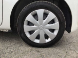 タイヤはスチールホイール+ホイールキャップとなっております。