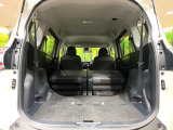 普段のお買い物や通勤、送迎等に十分な荷室スペースを確保しております。セカンドシートを倒すと、大きな荷物の積載も可能です♪