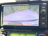 【バックカメラ】駐車時に後方がリアルタイム映像で確認できます。大型商業施設や立体駐車場での駐車時や、夜間のバック時に大活躍!運転スキルに関わらず、今や必須となった装備のひとつです!