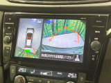 【アラウンドビューモニター】専用のカメラにより、上から見下ろしたような視点で360度クルマの周囲を確認することができます☆死角部分も確認しやすく、狭い場所での切り返しや駐車もスムーズに行えます。