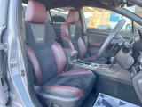 【RECARO製シート】人間工学に基づいた面圧分布によって腰への負担や長時間運転時の疲労発生を軽減☆一目でレカロとわかるスポーティなルックスが特徴です。