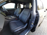 シートは座り心地もよく設計されております。また助手席も使用感は少なくきれいな状態を保って入庫しております。