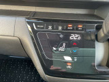 オートエアコンです。温度設定だけであとは自動で風量・温度を調節します。ドライブを快適なものにします。