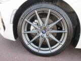 左前 オシャレは足元からが基本!アルミホイールが決まってます!「*ホイールロックナットは展示用です」
