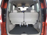 ラゲッジスペースも広々していて荷物もたくさん載りそうです。普段のお買い物もこれだけのスペースがあれば安心ですね。