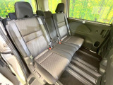 後部座席も気になるようなキズ・汚れやへたり等、大きなダメージはなく、良好な状態です。