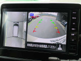 自車を真上から見下ろすように映し出すので周囲の状況が分かるアラウンドビューモニター搭載。フロントカメラとしても使用できます。車庫入れなど苦手な人の頼りになる助っ人です。