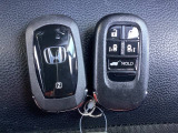スマートキーです!!今や標準の装備になりつつありますよね!!ドアロック・アンロックも便利です!!