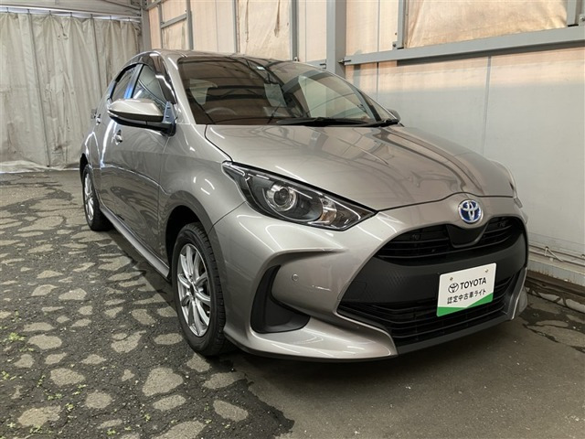 ヤリス1.5 ハイブリッド G E-Four 4WD