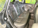 後部座席も気になるようなキズ・汚れやへたり等、大きなダメージはなく、良好な状態です。