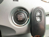 【プッシュエンジンスタートシステム】エンジン始動・停止をワンタッチで行うことが出来ます。