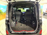 普段のお買い物や通勤、送迎等に十分な荷室スペースを確保しております。セカンドシートを倒すと、大きな荷物の積載も可能です♪