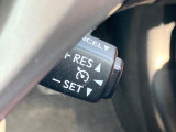 【クルーズコントロール】高速道路もラクラク走行。アクセルを離しても一定速度で走行ができ、長距離運転時の負担を軽減!加速・減速も簡単なスイッチ操作で調整できます。