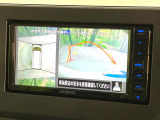 【マルチアラウンドモニター】専用のカメラにより、上から見下ろしたような視点で360度クルマの周囲を確認することができます☆死角部分も確認しやすく、狭い場所での切り返しや駐車もスムーズに行えます。