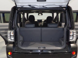 後部座席も分割リクライニングできるのでシートアレンジ自在!後部座席もリラックスできる車内空間になっております。