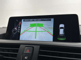 バックカメラとコーナーセンサーで駐車をサポートします。
