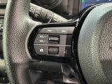 ステアリングにオーディオ操作スイッチが付いています。オーディオ画面に直接タッチしなくても操作が出来ますので、運転に集中できます。