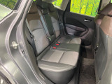 後部座席も気になるようなキズ・汚れやへたり等、大きなダメージはなく、良好な状態です。