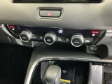 運転席/助手席シートヒーターで寒い日もすぐに温かくなり快適に過ごせます。3段階の温度調整が可能です