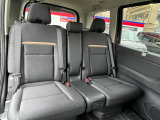 リヤシートもゆったりです。