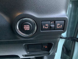 運転席側からも後席電動スライドドアの操作ができますよ♪