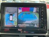 『アラウンドビューモニター』はスムーズな駐車と安全確認をサポートします。